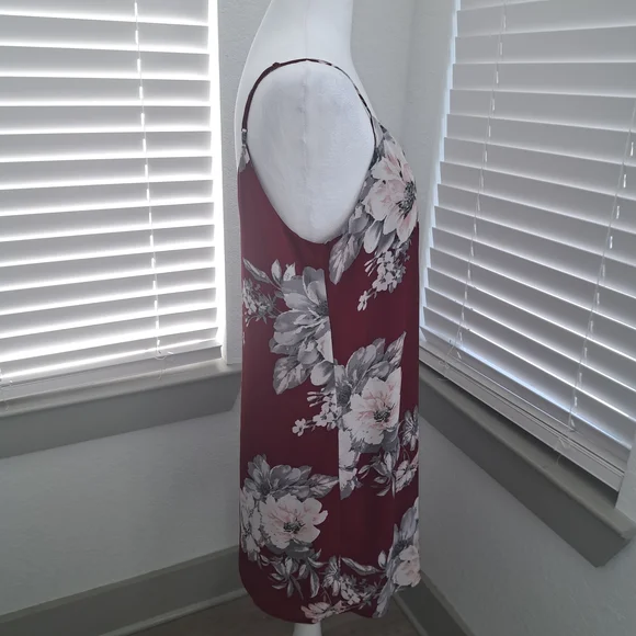 Socialite Maroon Floral Midi Dress - Picture 3 of 7